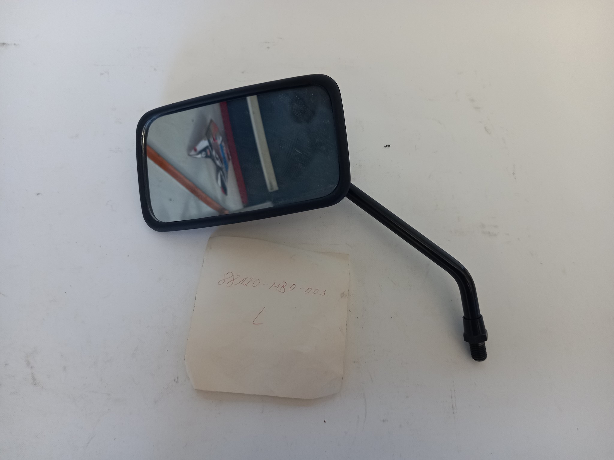 Picture of Honda  RUECKSPIEGEL  88120-MB0-003